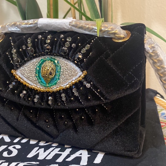 Mini Kensington Eye Quilted Velvet Crossbody Bag
Kurt Geiger London - Picture 11 of 12
